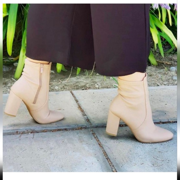 TOP MODA Ivory Booties NWT - Picture 1 of 7